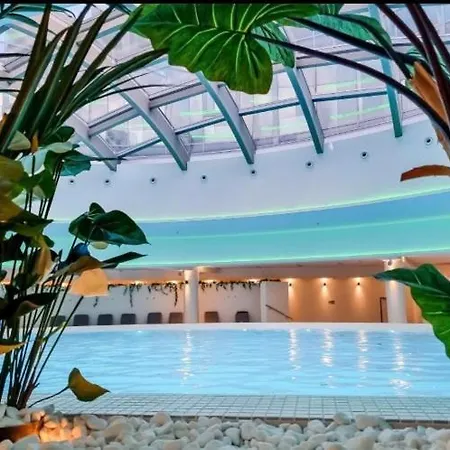 Hanza Tower Family Sauna & Jacusi & Pool *